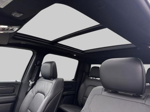 Dodge Ram 1500 1500 5.7 V8 4x4 Crew Cab Sport BPM VRIJ! | Luchtvering | LPG | Elec.treeplanken | | NIEUWE AUTO |... ActivLease financial lease