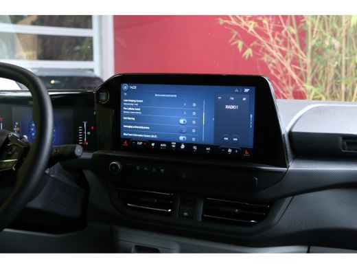 Ford Transit Custom 320 2.0 TDCI L2H1 Limited Dubbel Cabine 136PK Automaat | Draadloze telefoonlader | Extra zijschui... ActivLease financial lease