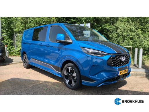 Ford Transit Custom 320 2.5 PHEV L2H1 Sport DC 233pk | Wegklapbare Trekhaak | Driver Assistance Pack | 19"LMV | Adapt... Ford Transit Custom 320 2.5 PHEV L2H1 Sport DC 233pk | Wegklapbare Trekhaak | Driver Assistance Pack | 19"LMV | Adapt...