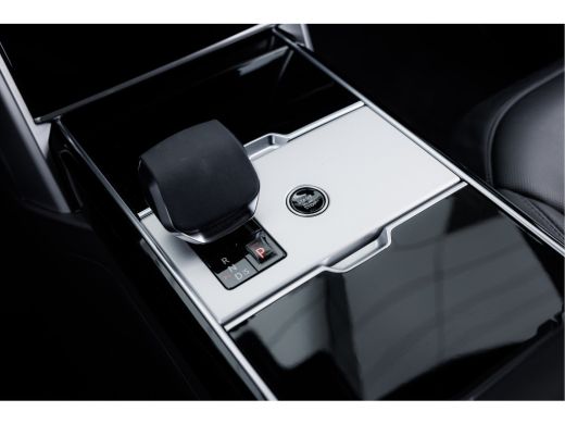 Land Rover Range Rover P460e HSE | 23 Inch | El. Trekhaak | Pano | Softclose | Head-Up | Shadow Pack ActivLease financial lease