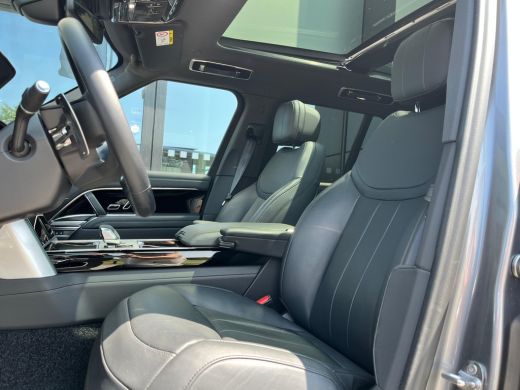 Land Rover Range Rover P460e HSE | 23 Inch | El. Trekhaak | Pano | Softclose | Head-Up | Shadow Pack ActivLease financial lease