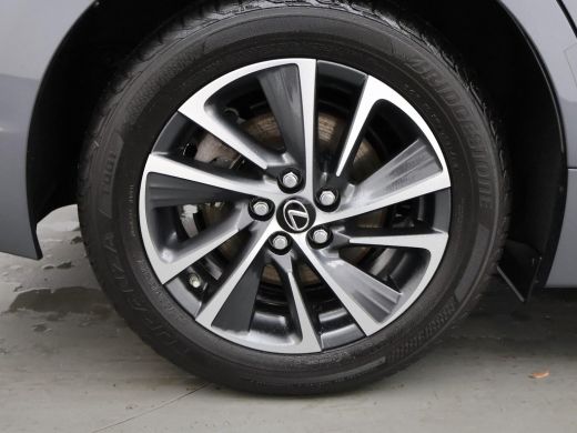Lexus CT 200h BUSINESS LINE + CAMERA / NAVIGATIE / LED / DEALER ONDERHOUDEN BTW ActivLease financial lease