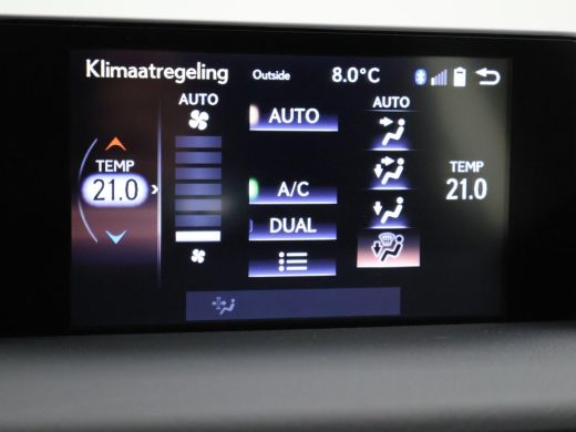 Lexus CT 200h BUSINESS LINE + CAMERA / NAVIGATIE / LED / DEALER ONDERHOUDEN BTW ActivLease financial lease