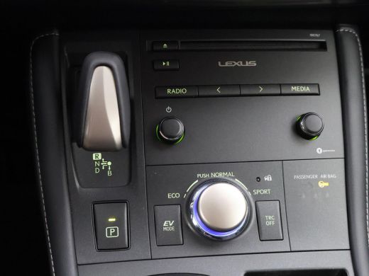 Lexus CT 200h BUSINESS LINE + CAMERA / NAVIGATIE / LED / DEALER ONDERHOUDEN BTW ActivLease financial lease