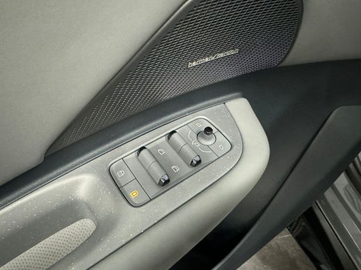 Lynk & Co 02 More 66 kWh | 22 kW lader | Afwijkende dakkleur | Audio installatie high end ActivLease financial lease