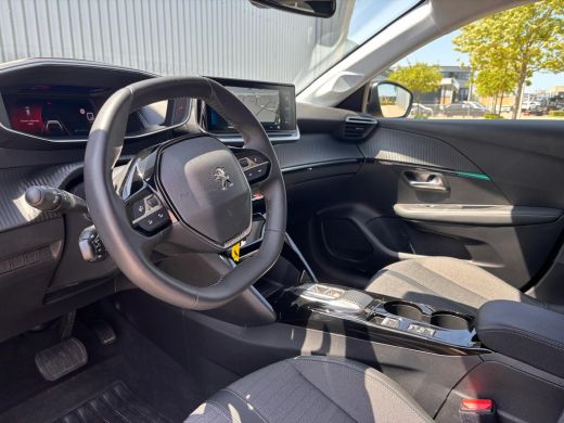 Peugeot 208 1.2 PureTech Allure Pack 100PK | Navigatie | Camera | Parkeersensoren | Apple Carplay / Android A... ActivLease financial lease