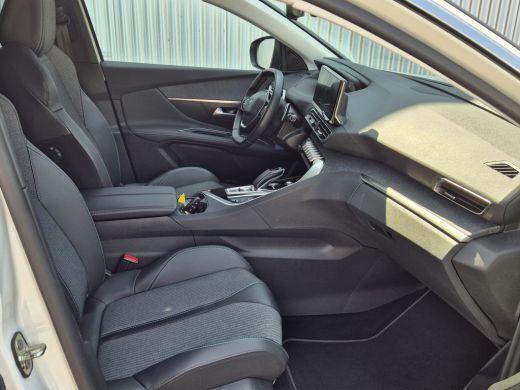 Peugeot 3008 1.6 Plug-In Hybrid 225 PK Allure | AUTOMAAT | Trekhaak | 360 camera | Leder / Stoffen bekleding |... ActivLease financial lease