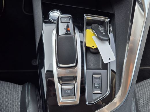 Peugeot 3008 1.6 Plug-In Hybrid 225 PK Allure | AUTOMAAT | Trekhaak | 360 camera | Leder / Stoffen bekleding |... ActivLease financial lease