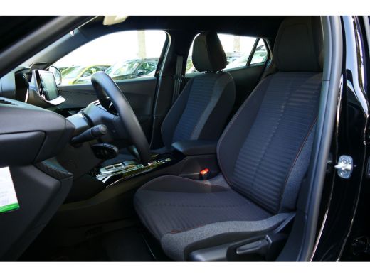 Peugeot e-2008 EV 136PK 50KWH ACTIVE PACK AUTOMAAT / NAVI / LED / PDC / 16" LMV / BLUETOOTH / CRUISECONTROL / 1E... ActivLease financial lease