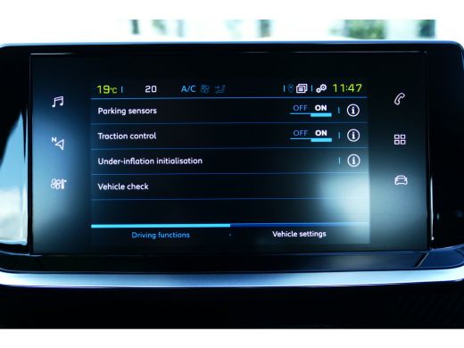 Peugeot e-2008 EV 136PK 50KWH ACTIVE PACK AUTOMAAT / NAVI / LED / PDC / 16" LMV / BLUETOOTH / CRUISECONTROL / 1E... ActivLease financial lease