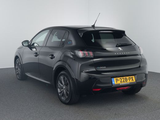 Peugeot e-208 EV Allure Pack 50 kWh | Achterbank in delen neerklapbaar | Achteruitrijcamera | Centrale deurverg... ActivLease financial lease
