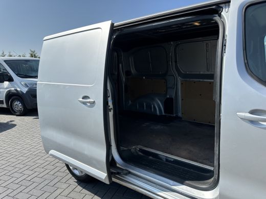 Peugeot Expert 2.0 HDI 123 PK / L2H1 / 1e EIG. / 82.553 KM / TREKHAAK / AIRCO / CRUISE / NAVI ActivLease financial lease