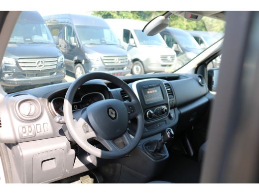 Renault Trafic 2.0 dCi 145pk L1 H1 Airco Navigatie Imperiaal ActivLease financial lease