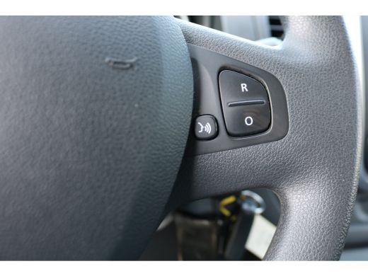 Renault Trafic 2.0 dCi 145pk L1 H1 Airco Navigatie Imperiaal ActivLease financial lease