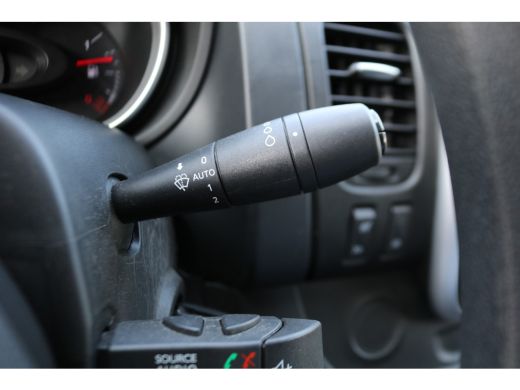 Renault Trafic 2.0 dCi 145pk L1 H1 Airco Navigatie Imperiaal ActivLease financial lease