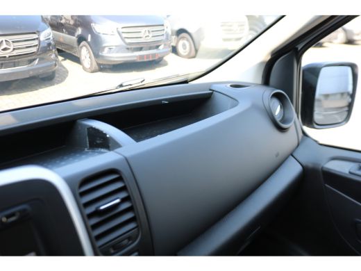 Renault Trafic 2.0 dCi 145pk L1 H1 Airco Navigatie Imperiaal ActivLease financial lease