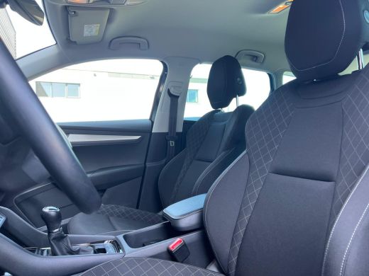 Skoda Karoq 1.0 TSI 110 pk Business Edition | Apple Carplay/Android Auto|telefoonintegratie premium | Buitens... ActivLease financial lease