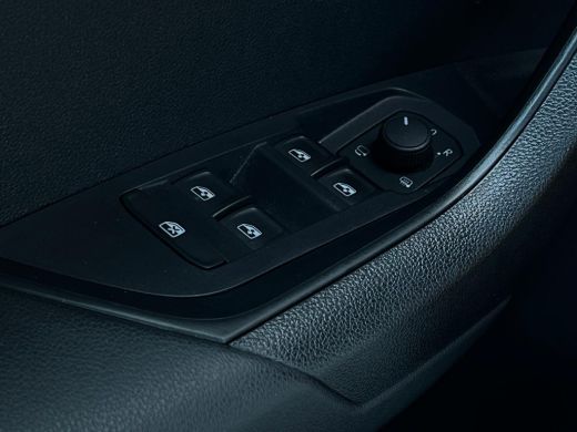 Skoda Karoq 1.0 TSI 110 pk Business Edition | Apple Carplay/Android Auto|telefoonintegratie premium | Buitens... ActivLease financial lease