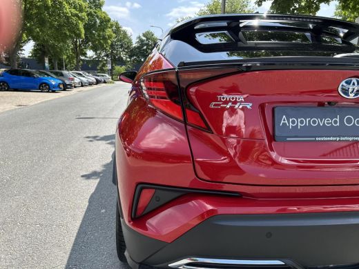 Toyota C-HR 2.0 Hybrid Bi-Tone ActivLease financial lease
