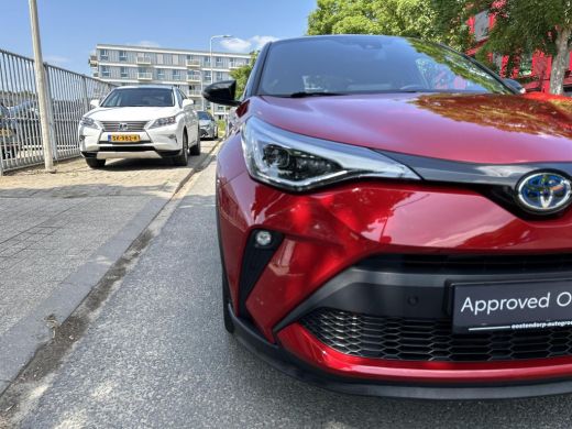 Toyota C-HR 2.0 Hybrid Bi-Tone ActivLease financial lease