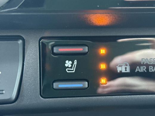 Toyota RAV4 2.5 Plug-in Hybrid AWD Bi-Tone Plus **NIEUWE AUTO/ PANORAMADAK/ DIRECT LEVERBAAR** ActivLease financial lease