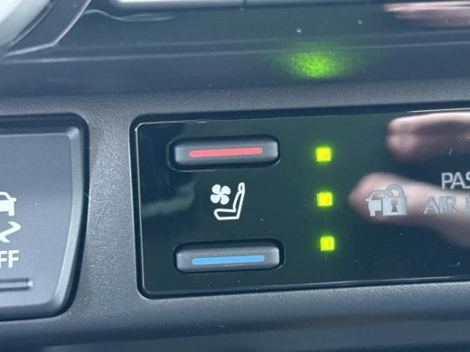 Toyota RAV4 2.5 Plug-in Hybrid AWD Bi-Tone Plus **NIEUWE AUTO/ PANORAMADAK/ DIRECT LEVERBAAR** ActivLease financial lease