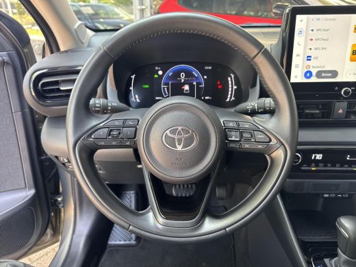 Toyota Yaris 1.5 Hybrid 115 First Edition | 06-10141018 Voor meer informatie ActivLease financial lease
