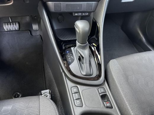 Toyota Yaris 1.5 Hybrid 115 First Edition | 06-10141018 Voor meer informatie ActivLease financial lease