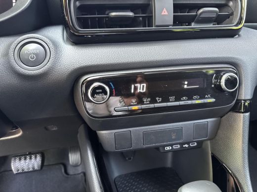 Toyota Yaris 1.5 Hybrid 115 First Edition | 06-10141018 Voor meer informatie ActivLease financial lease