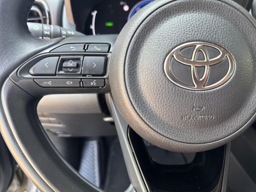 Toyota Yaris 1.5 Hybrid 115 First Edition | 06-10141018 Voor meer informatie ActivLease financial lease