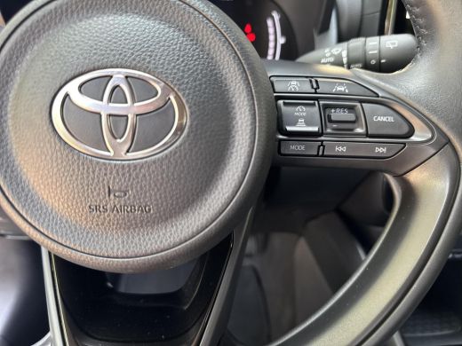 Toyota Yaris 1.5 Hybrid 115 First Edition | 06-10141018 Voor meer informatie ActivLease financial lease