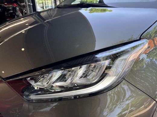 Toyota Yaris 1.5 Hybrid 115 First Edition | 06-10141018 Voor meer informatie ActivLease financial lease
