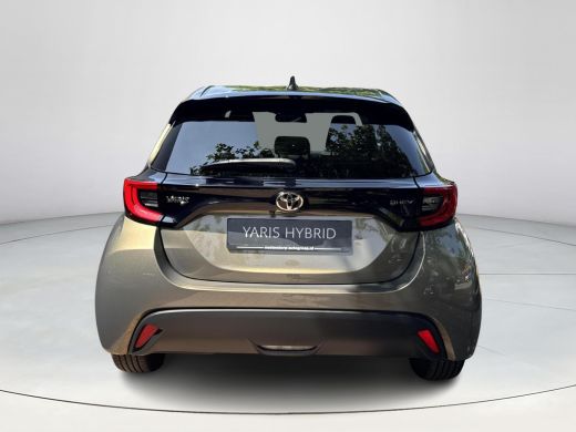 Toyota Yaris 1.5 Hybrid 115 First Edition | 06-10141018 Voor meer informatie ActivLease financial lease