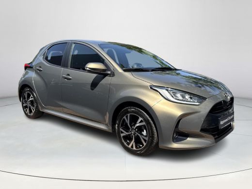 Toyota Yaris 1.5 Hybrid 115 First Edition | 06-10141018 Voor meer informatie ActivLease financial lease