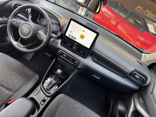 Toyota Yaris 1.5 Hybrid 115 First Edition | 06-10141018 Voor meer informatie ActivLease financial lease
