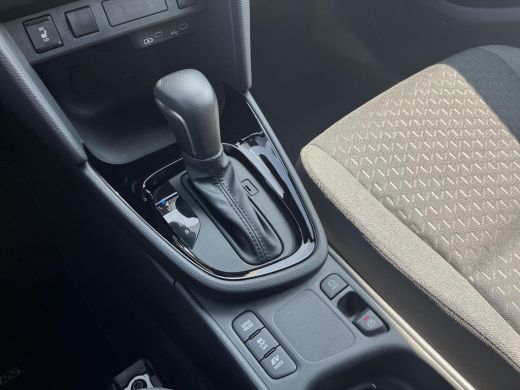 Toyota Yaris Cross 1.5 Hybrid Dynamic | Navigatie | Apple CarPlay/Android auto | Achteruitrijcamera | Stoel en stuur... ActivLease financial lease