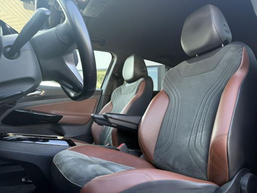 Volkswagen ID.4 Aut. Bus. Edition 77kWh | Navi | Carplay | Camera | 20 Inch | ActivLease financial lease