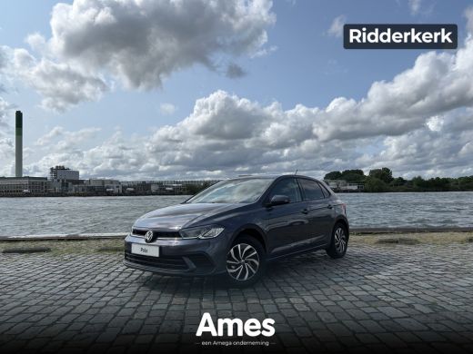 Volkswagen Polo Life Edition 1.0 TSI 95 pk 5 versn. Hand | Climatronic | Draadloos Apple Carplay / Android Auto |... Volkswagen Polo Life Edition 1.0 TSI 95 pk 5 versn. Hand | Climatronic | Draadloos Apple Carplay / Android Auto |...