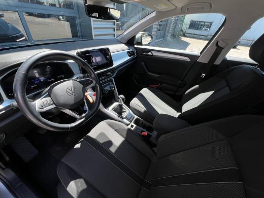 Volkswagen T-Roc 1.0 TSI 110 pk Life | Airco | Bandenspanningscontrolesysteem | Bluetooth telefoonvoorbereiding ActivLease financial lease