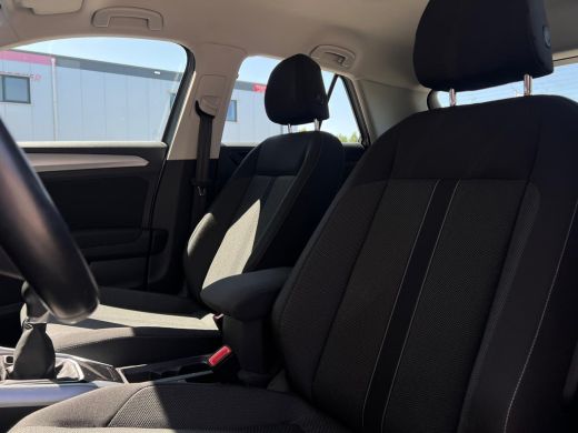 Volkswagen T-Roc 1.0 TSI 110 pk Life | Airco | Bandenspanningscontrolesysteem | Bluetooth telefoonvoorbereiding ActivLease financial lease