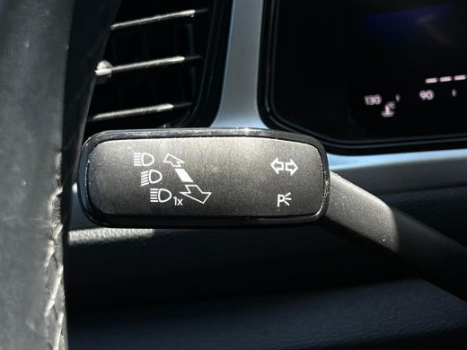 Volkswagen T-Roc 1.0 TSI 110 pk Life | Airco | Bandenspanningscontrolesysteem | Bluetooth telefoonvoorbereiding ActivLease financial lease