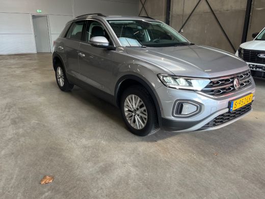 Volkswagen T-Roc 1.0 TSI 110 pk Life | Airco | Bandenspanningscontrolesysteem | Bluetooth telefoonvoorbereiding ActivLease financial lease