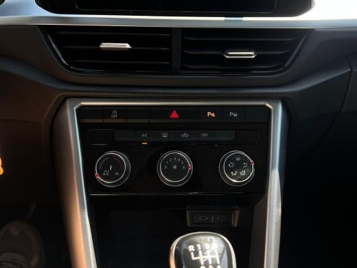 Volkswagen T-Roc 1.0 TSI 110 pk Life | Airco | Bandenspanningscontrolesysteem | Bluetooth telefoonvoorbereiding ActivLease financial lease