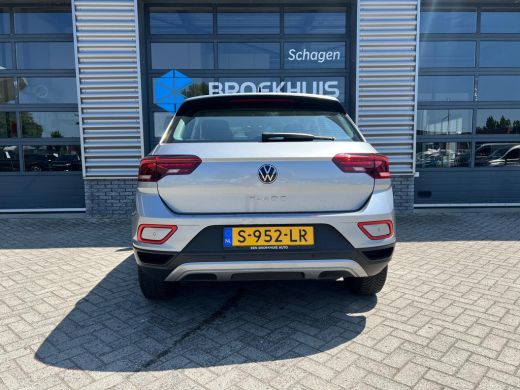 Volkswagen T-Roc 1.0 TSI 110 pk Life | Airco | Bandenspanningscontrolesysteem | Bluetooth telefoonvoorbereiding ActivLease financial lease
