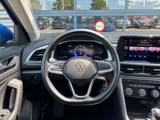 Volkswagen T-Roc 1.0 TSI 110 pk Life | Airco | Apple Carplay/Android Auto|telefoonintegratie premium | Bestuurders... ActivLease financial lease