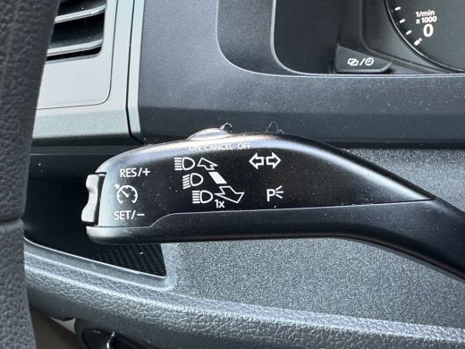 Volkswagen Transporter 2.0 TDI 102 PK / L2H1 / 1e EIG. / 58.404 KM / IMPERIAAL / TREKHAAK / AIRCO / CRUISE CONTROL ActivLease financial lease