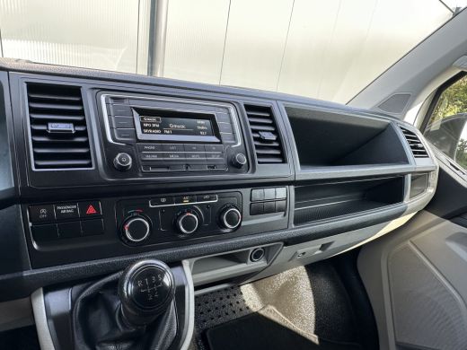 Volkswagen Transporter 2.0 TDI 102 PK / L2H1 / 1e EIG. / 58.404 KM / IMPERIAAL / TREKHAAK / AIRCO / CRUISE CONTROL ActivLease financial lease