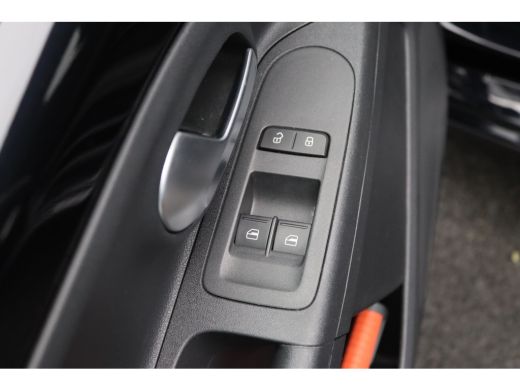 Volkswagen up! 1.0 | Achterbank in delen neerklapbaar | Airco | Bumpers in carrosseriekleur ActivLease financial lease