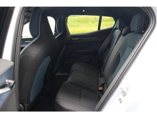 Volvo  EX30 Single Motor Extended Range Plus 69 kWh | Harman Kardon | Keyless Entry | Camera | Stoelverwarmin... ActivLease financial lease