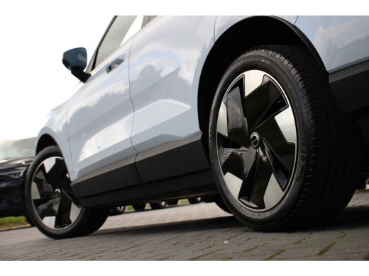 Volvo  EX30 Single Motor Extended Range Plus 69 kWh | Harman Kardon | Keyless Entry | Camera | Stoelverwarmin... ActivLease financial lease